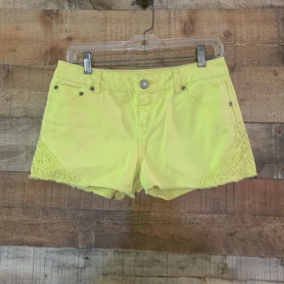 ‎Justice yellow embroidered shorts, size 18r - Picture 3 of 10
